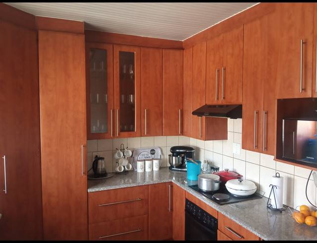 3 BEDROOM SECTIONAL TITLE FOR SALE IN BERTON PARK